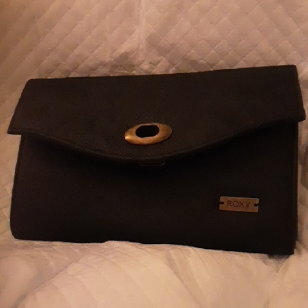Roxy Black Clutch with Gold Accent        Bin1